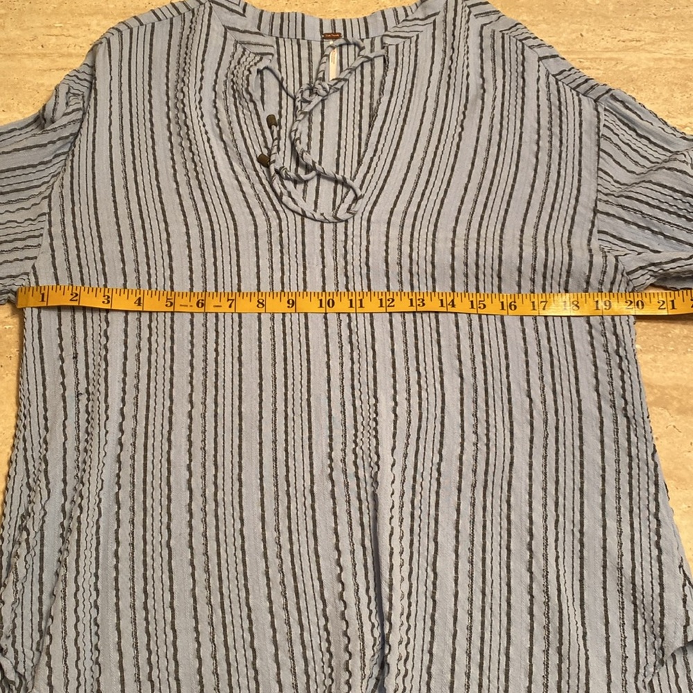Free people NWOT long sleeve top, see measurements in photos below. - Picture 5 of 6